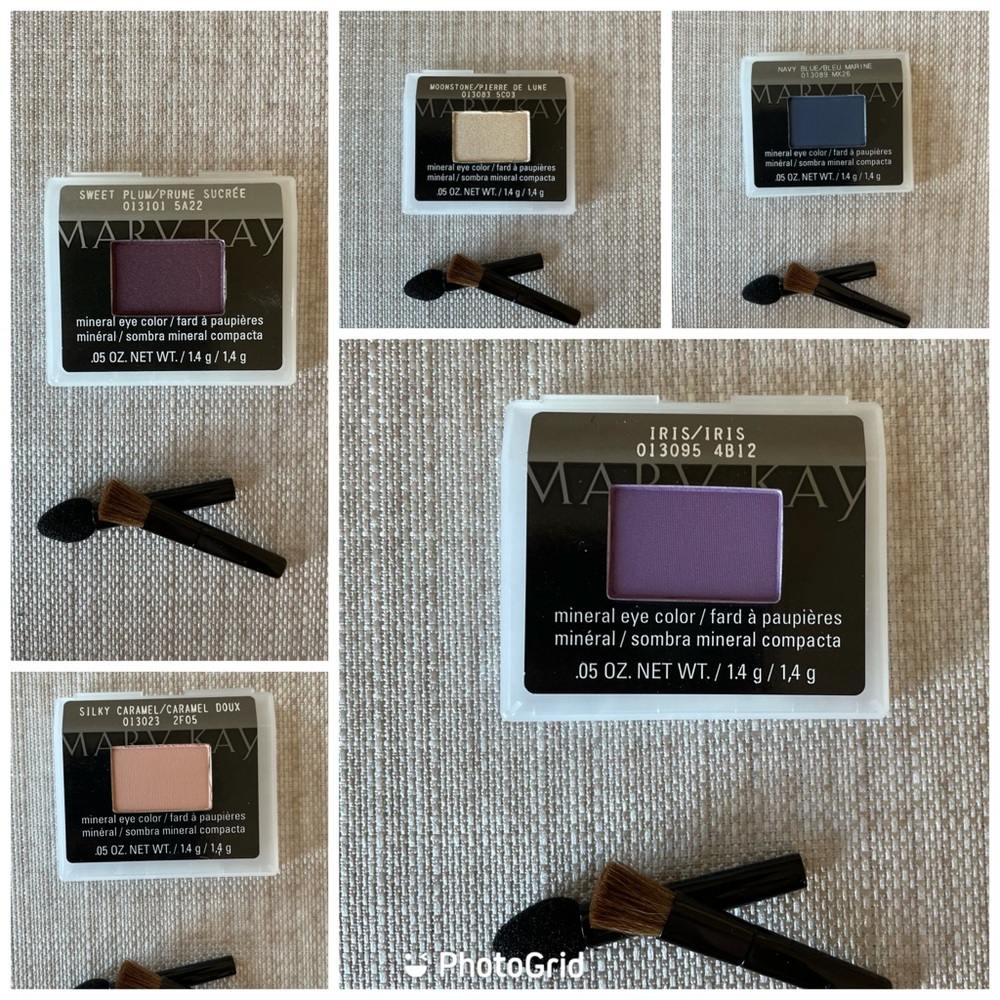 Set of 4 Mary Kay eye shadows with brushes
